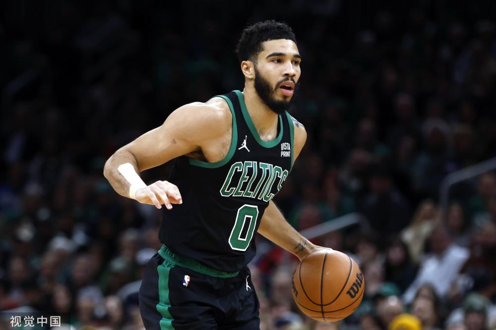 他在攻防两 他在攻防两