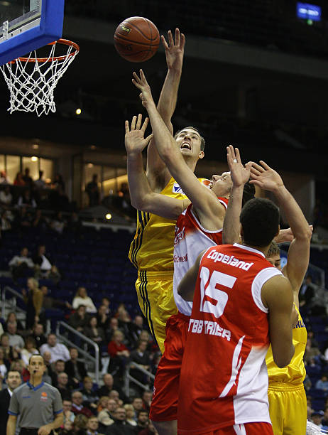 更象征着两 更象征着两