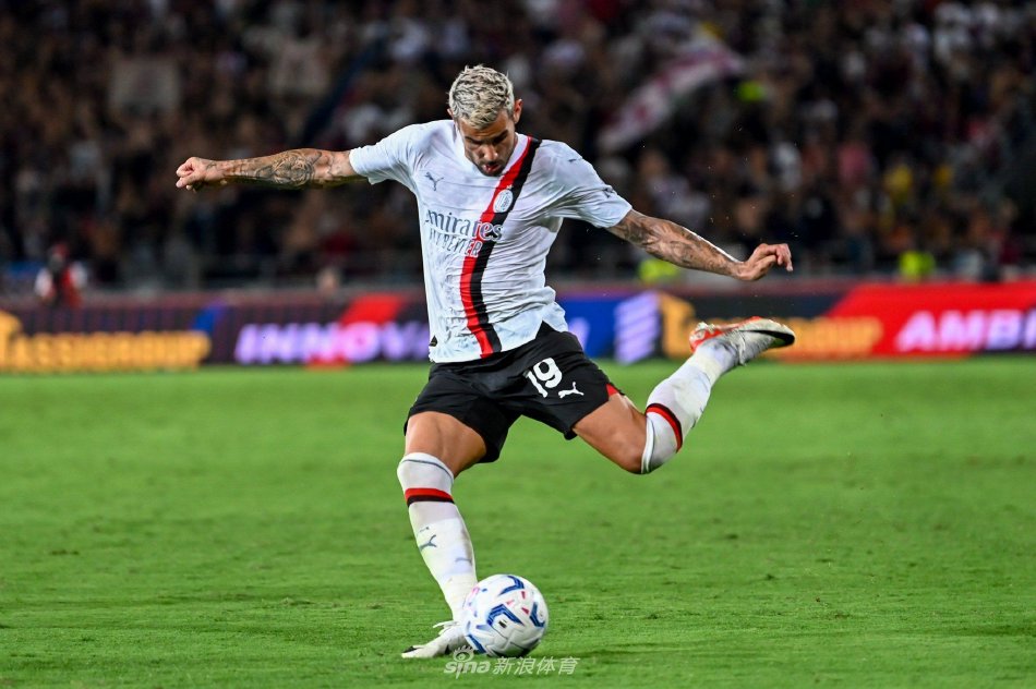 员敲响了警 员敲响了警