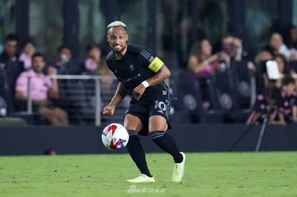 而亚马尔用 而亚马尔用